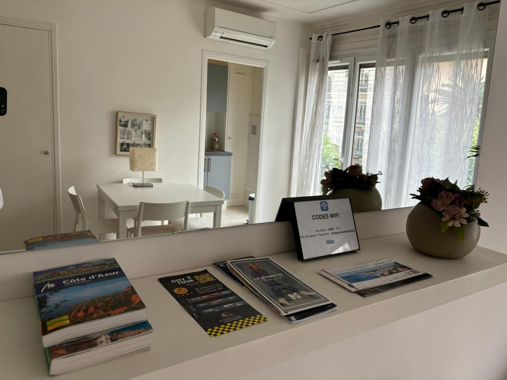 Bel Appartement De Gill Centre Ville ニース エクステリア 写真